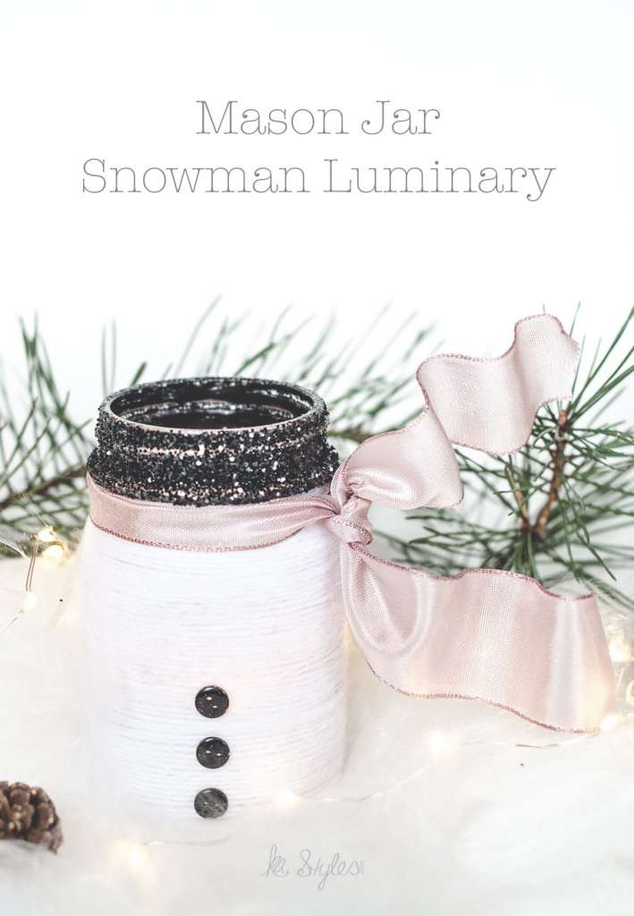 DIY Yarn wrapped snowman mason jar luminary holiday decor.